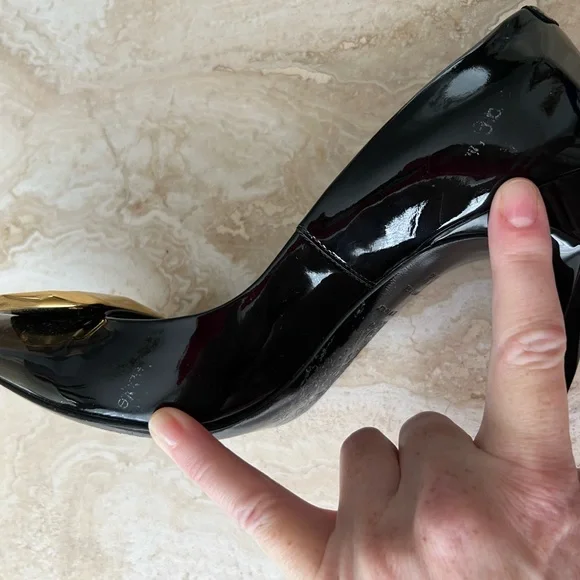 Roger Vivier patent leather gold logo high heels shoes 35,5 us 5,5